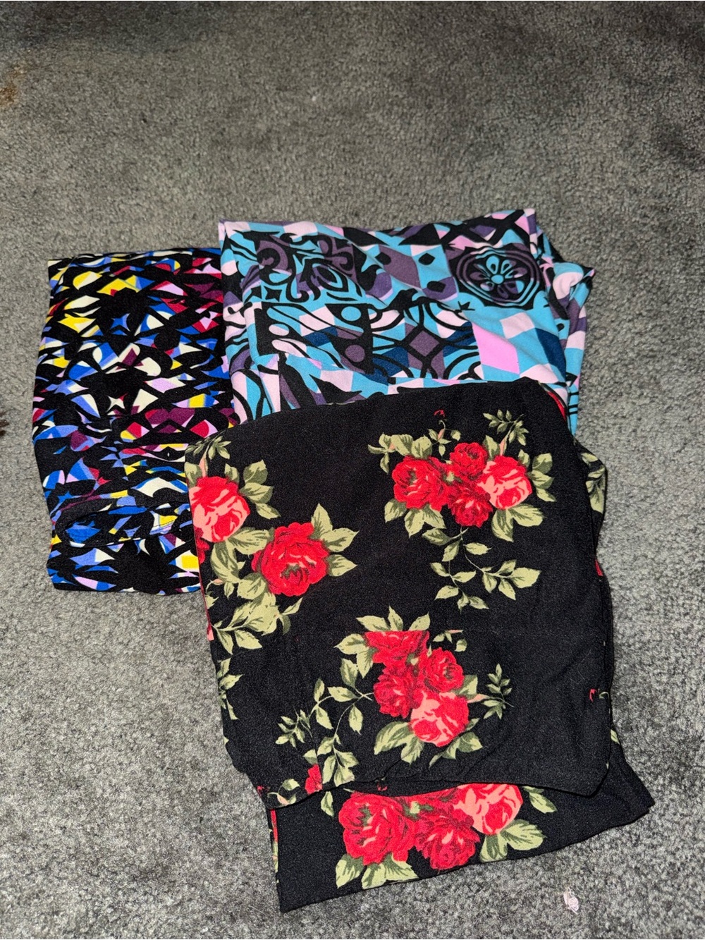 LuLaRoe Floral Black Leggings with Red Roses